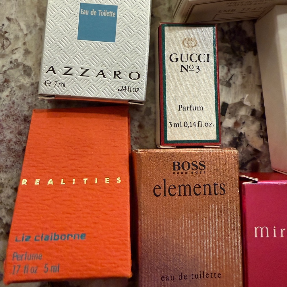 Vintage collection of Assorted Perfume Miniatures Collection samples - Picture 2 of 9